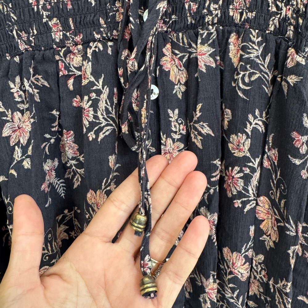 Elegant Floral Long Sleeve Dress - Picture 4 of 6